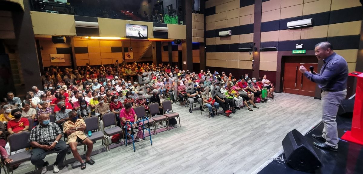 供星洲网/避免团圆饭凌晨排队索票,芙蓉邻恩复兴教会推“集章换票”