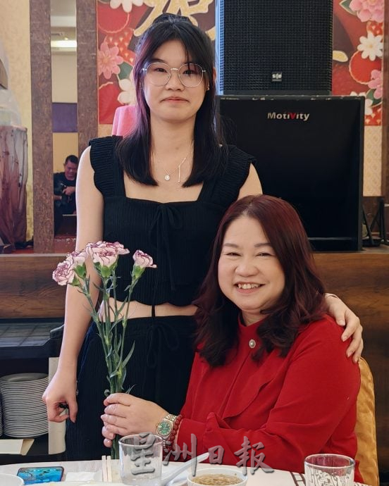 已审（大北马）陈志雄恭贺努鲁当选。