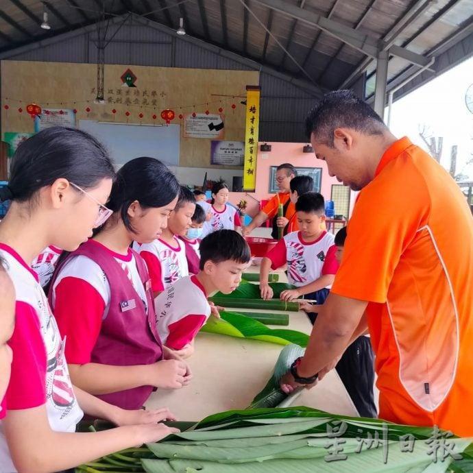 (25/5见报）星角摄/传统美食课堂 学生从动手到共餐 学习成长