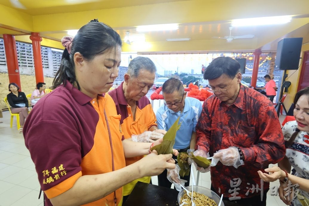 东:已签发:关丹福建会馆会长丹斯里方天兴希望政府和相关业者采取紧密配合态度,积极落实国内更系统化的养猪业