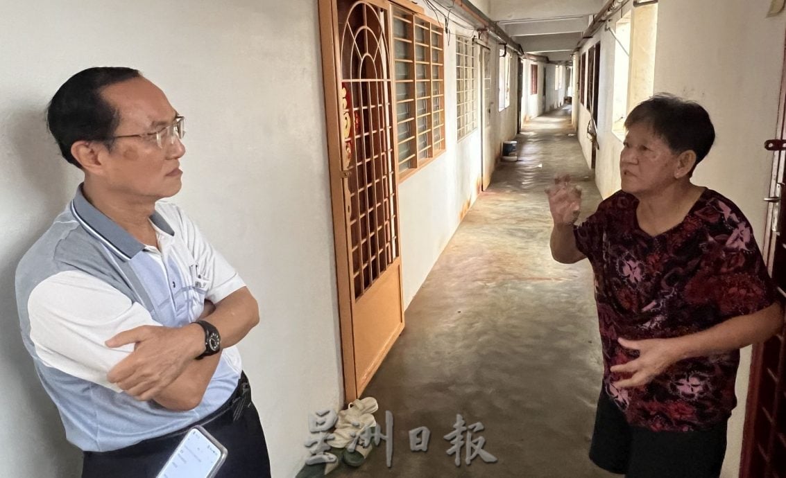 组屋走廊仅开灯两小时·学生老人担心踩空酿意外