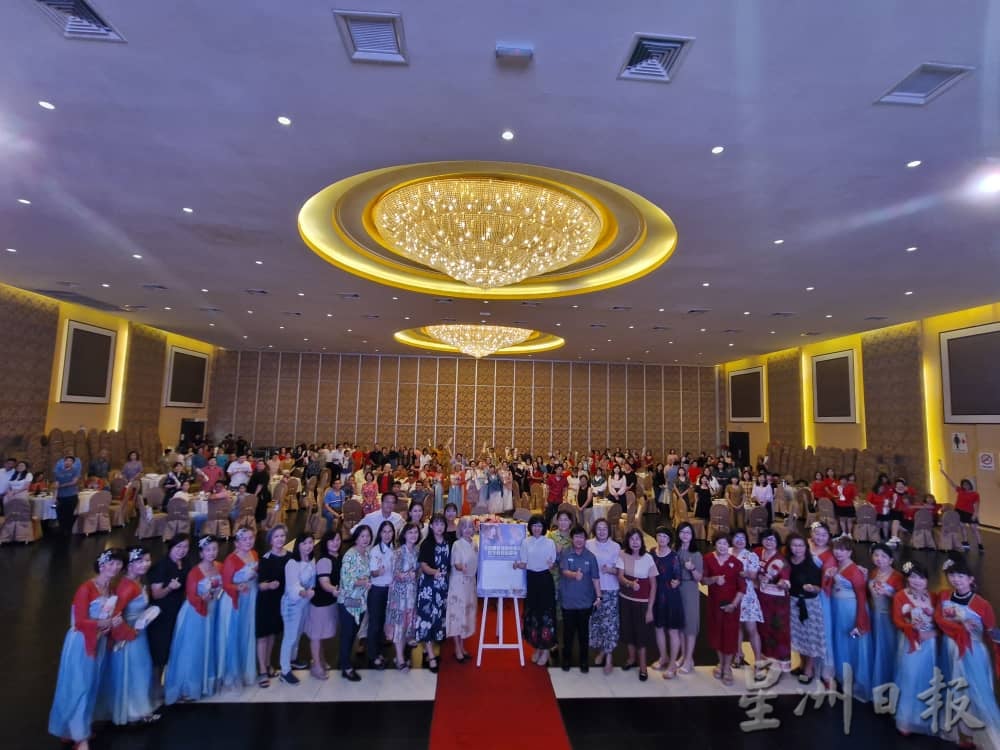(已签发)柔:黄友凤吁民众签署请愿书 推广两性平权