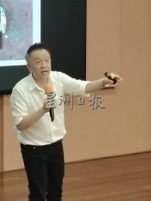 冯以量《听生死说故事》专题演讲  关怀不一定需要等到临终