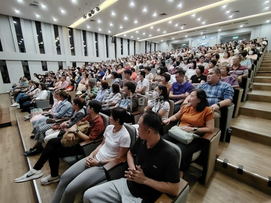 冯以量《听生死说故事》专题演讲  关怀不一定需要等到临终