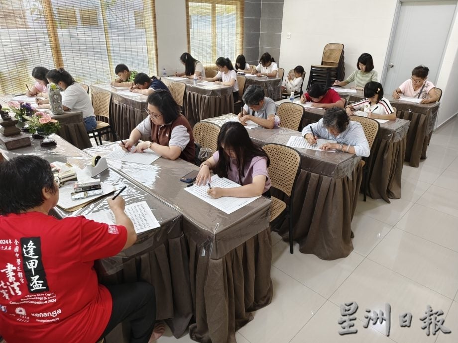 东：金马扬善导寺卫塞节庆典反应热烈
