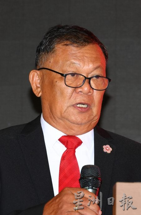 东：已签发：东：彭亨华团会员大会