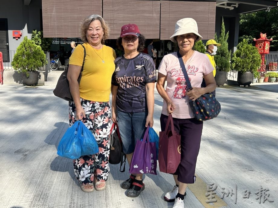 供星洲网/亚沙国会服务中心推出端午市集！15只猪一小时扫光