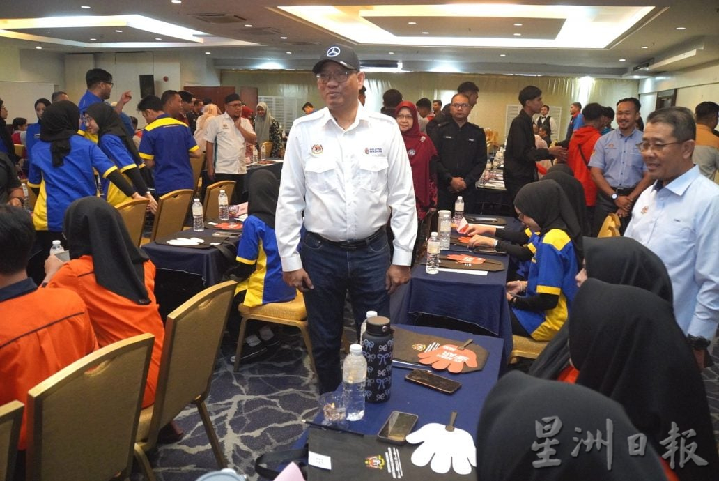 （全国版）人资部秘书长：免被控贩卖人口出口国，我国积极打击求职骗局劳工剥削