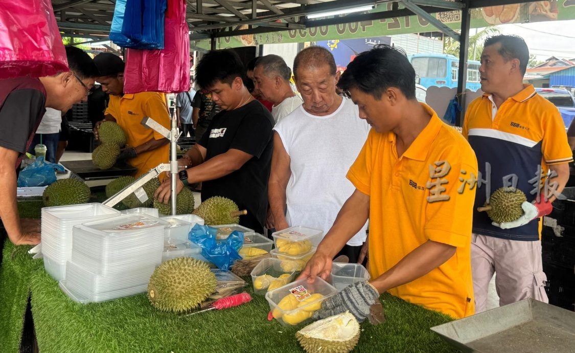 （大北马）买榴梿玩抓鸡蛋游戏
