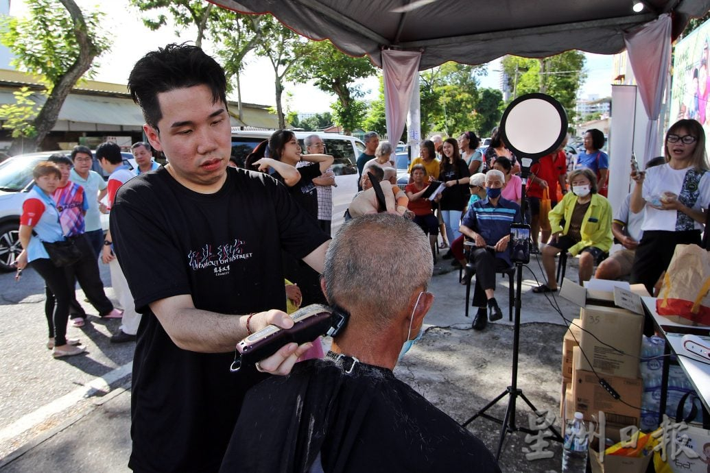 （大北马）青年发型师义剪24小时 要创大马记录