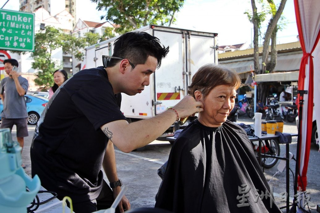 （大北马）青年发型师义剪24小时 要创大马记录