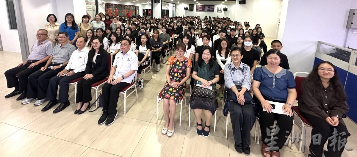 **已签发**柔：头条之一：潘碧华：大量华文老师退休，师资缺口越来越大