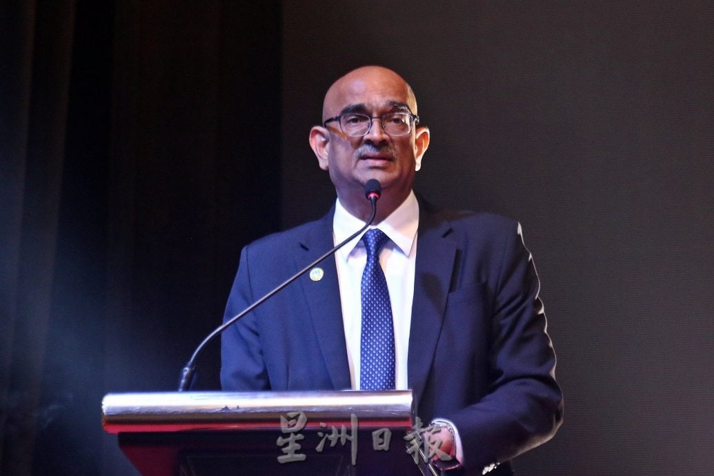 槟岛市厅表扬典礼 306卓越退休员工获奖金