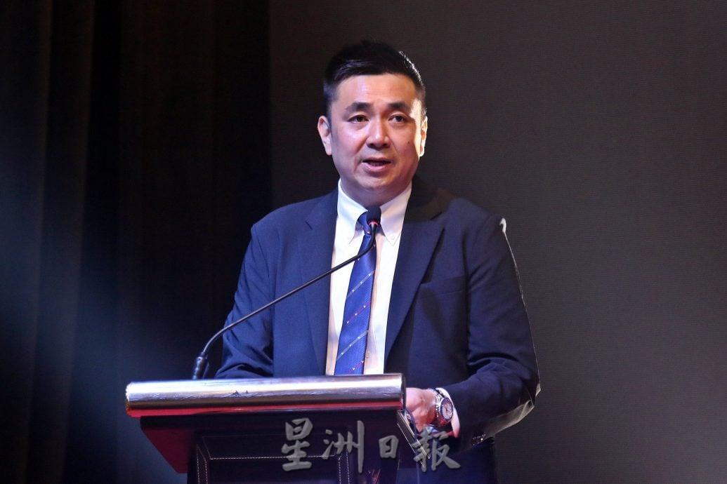 槟岛市厅表扬典礼 306卓越退休员工获奖金