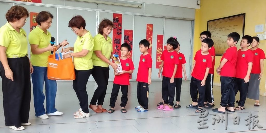 江顺进:热心人频访关爱 守护Jaz孩子成长