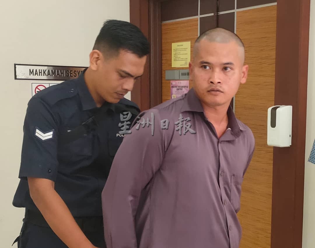 **已签发**柔:摸16岁女生臀部 男子被判监5年鞭1下