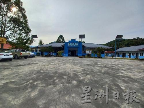 大都会/呀吃18英里中华华小搬迁在即,学生不舍