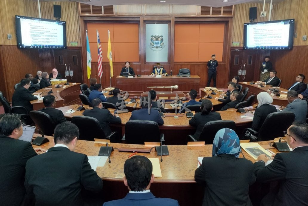 供签发:(大北马)“非法小贩不对付问题越来越大” 市长:已经同情了数十年