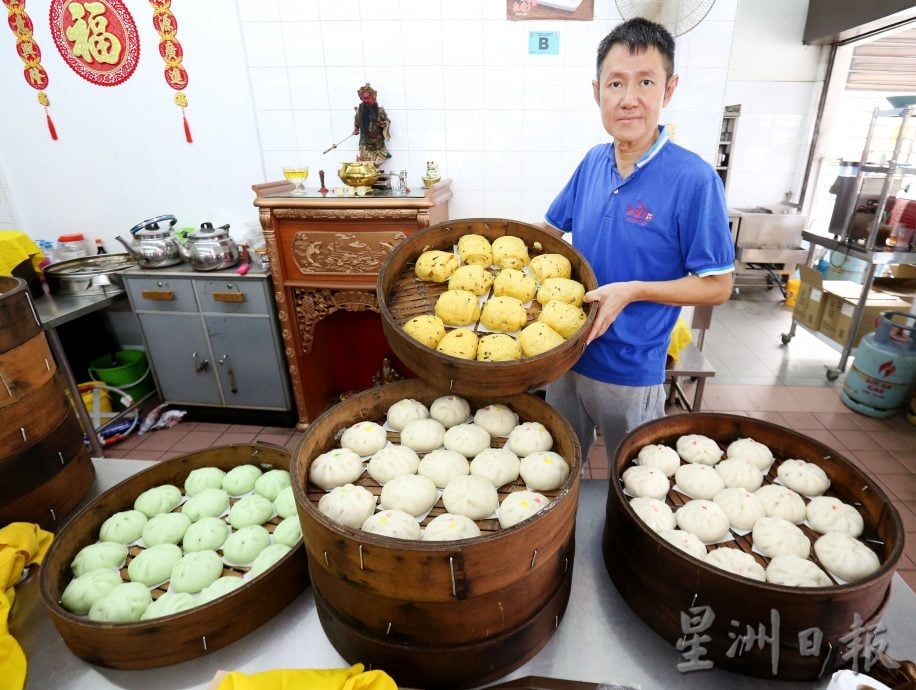 大霹雳封底主文／【人气美食】|冷甲包佬屹立45年 包点不断改良创新口味  