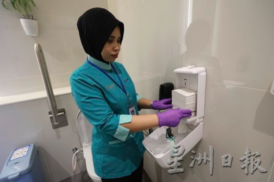 【清洁工人/01】因为有你而洁净,清洁工人靠双手支撑一座城市的华丽