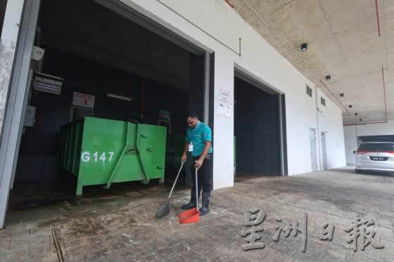 【清洁工人/01】因为有你而洁净,清洁工人靠双手支撑一座城市的华丽