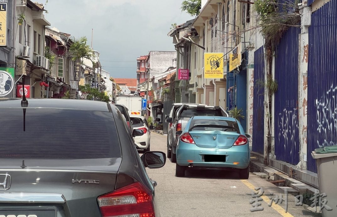 (古城封面副文)“暂停一下”造成他人不便·老街更塞车