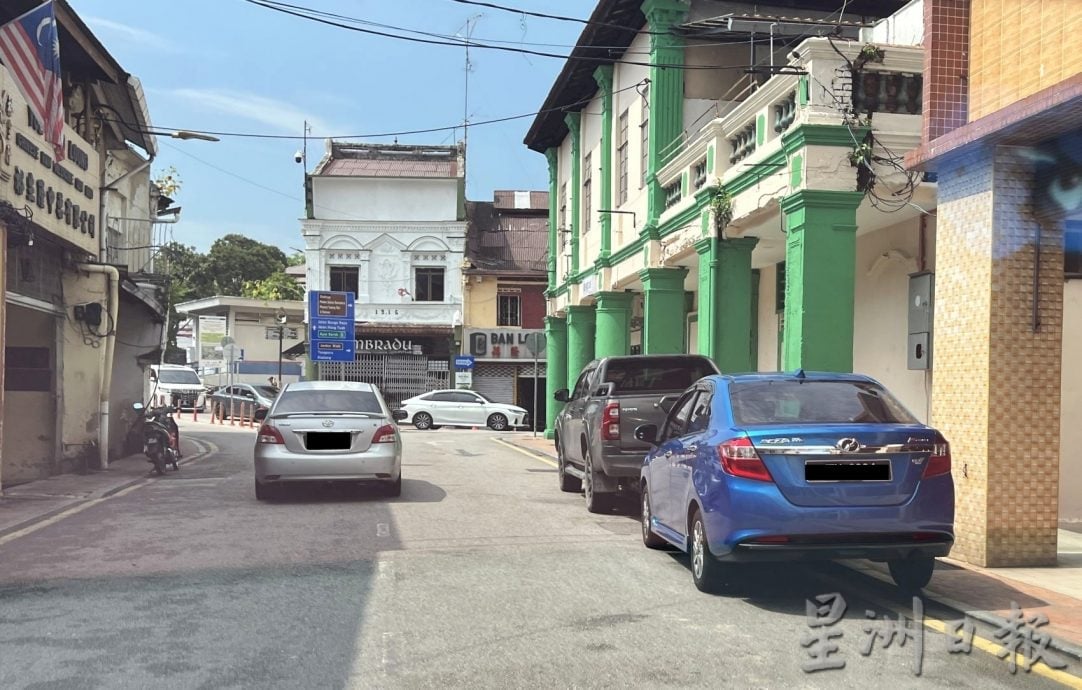 (古城封面副文)“暂停一下”造成他人不便·老街更塞车