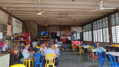进入老龄国（三） | 彭文冬双溪都亚新村 全村300户 过半逾70岁