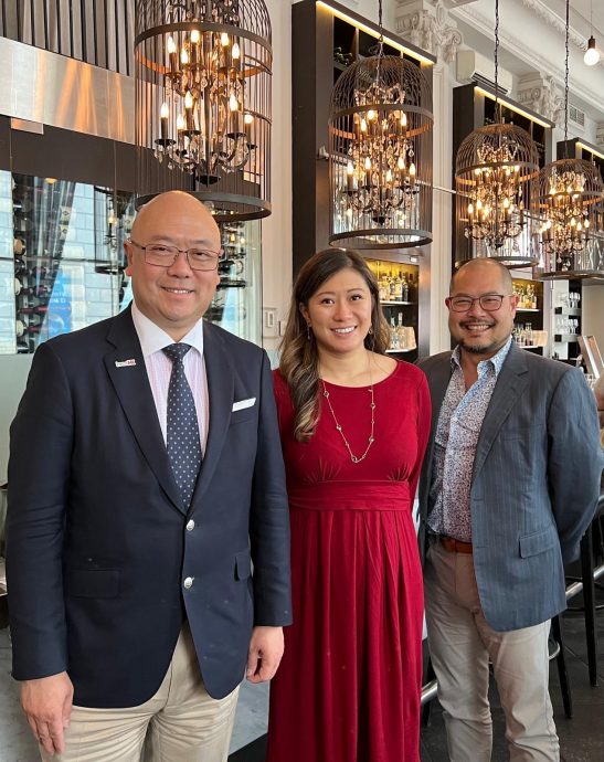 Associate Director-General of Investment Promotion at Invest Hong Kong (InvestHK) Mr Charles Ng today (June 14) concluded his visit to Canada. Photo shows Mr Ng (left); Partner at DS Avocats and Honorary Secretary of the Federation of Hong Kong Business Associations Worldwide, Ms Cindy Ho (centre), and the Head of Business and Talent Attraction/Investment Promotion at InvestHK