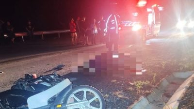 轿车失控撞摩托 骑士身亡女司机被扣