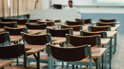 传教师性骚男同学| 涉事循中教师被休假 董事会设专案小组查真相