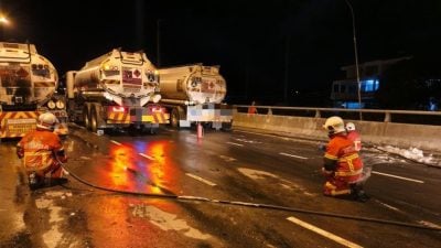 载有2万7千公升柴油汽油  油罐车半路起火烧毁30%