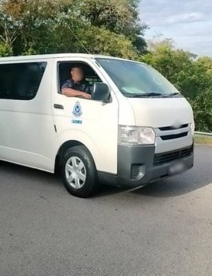 17岁少年面控谋杀及以危险武器致重伤罪