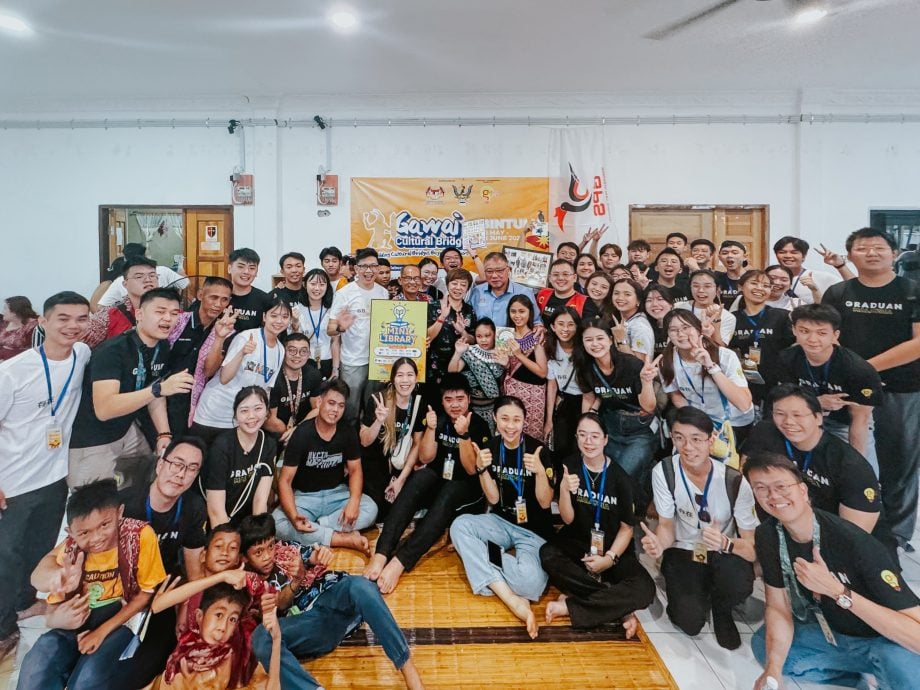 2025年大专青丰收节阅读未来计划:6000本书筑梦希望,点亮民都鲁乡区教育之光