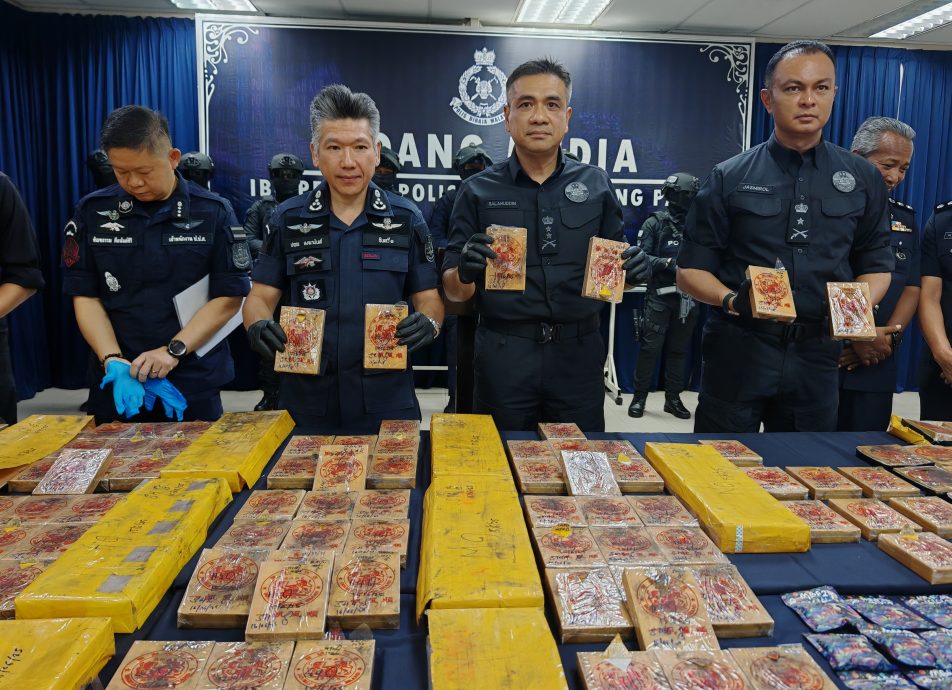 2名男女为了2万令吉报酬运毒被捕,警方起获1080万令吉毒品。