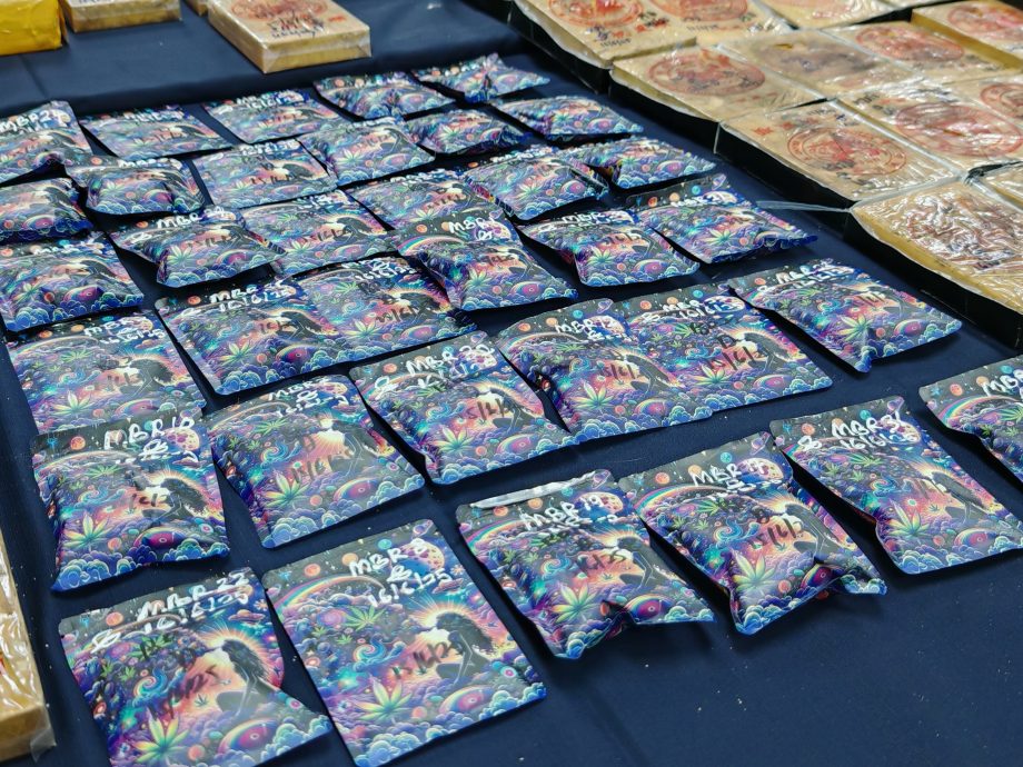 2名男女为了2万令吉报酬运毒被捕,警方起获1080万令吉毒品。