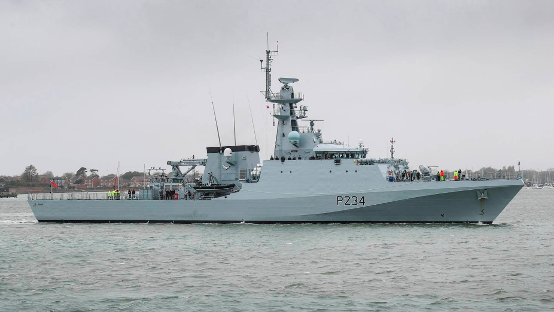 4年来首次！英军巡逻舰“史佩号”通行台海　遭解放军跟监