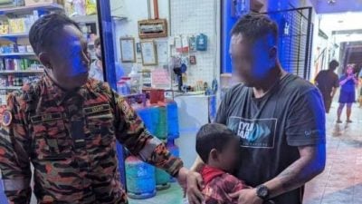 7岁男童走失 搜救队民众联手寻回