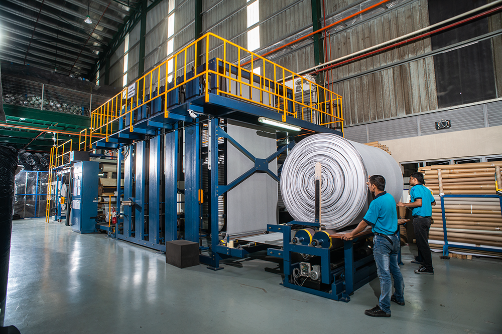 (6月9日见报) 企业故事| 2“老”同事携手创业  发现泡棉商机做到上市