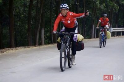 71岁奶奶武汉健身赛获奖　霸气回应：年龄只是数字