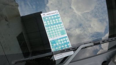 手机应用程序取代纸本 智能泊车系统今年落实