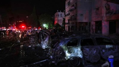 伊朗对以色列打击持续 伊朗电视台广播因袭击中断传伤亡