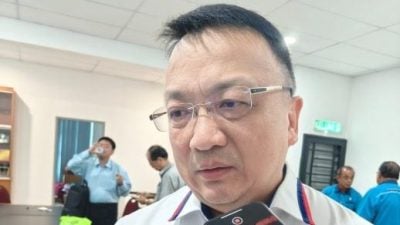 须外调 录取难 教师难当 . 蔡文铎：缺师资 须多方入手解决