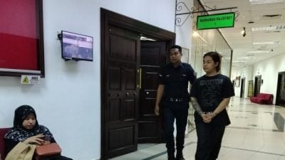 毒虫面控时俯首认罪  亮枪监3天罚2500