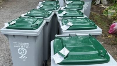 视频 | 新垃圾桶送到门前 居民收获一份“意外惊喜”。