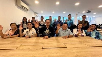 许万国：倡导多元族群路线．全民党 非单一种族政党