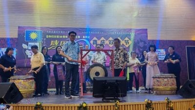 马华彭亨州妇女组联办筹募活动基金晚宴 现场热闹