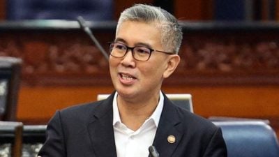 赛夫鲁退出巫统 | 赛夫鲁否认制造补选 “部长职交首相定夺”