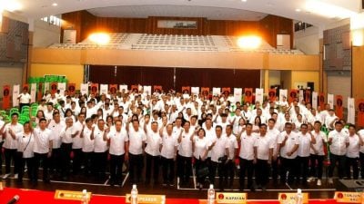 自民党：立场坚定 “反对与巫统合作”