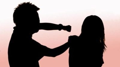 捆绑女友烧胸割腿 恐怖情郎坐牢打鞭